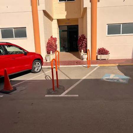 Molina Azhar C *